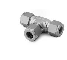 Stainless steel 3-way compression tube fitting union tee for high-pressure fluid systems.